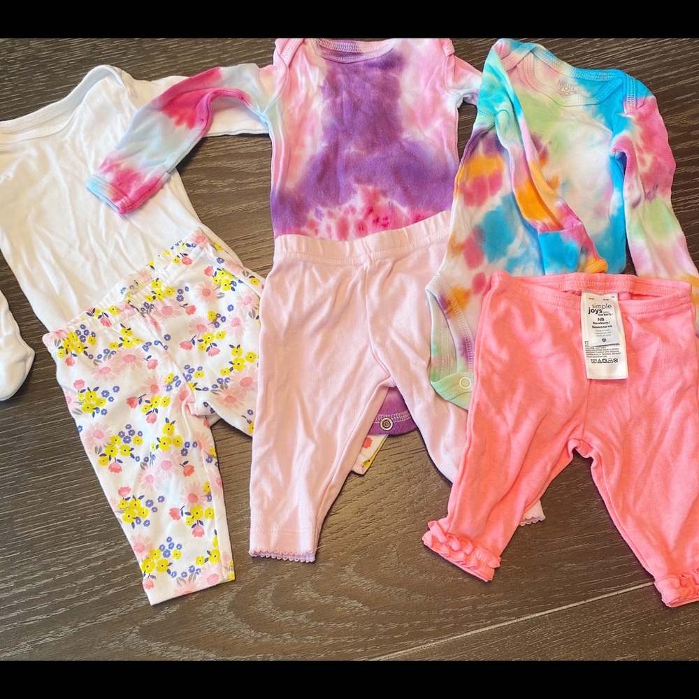Carter’s Long Sleeve Onesie W/3 Pants, Size NB - Picture 1 of 10